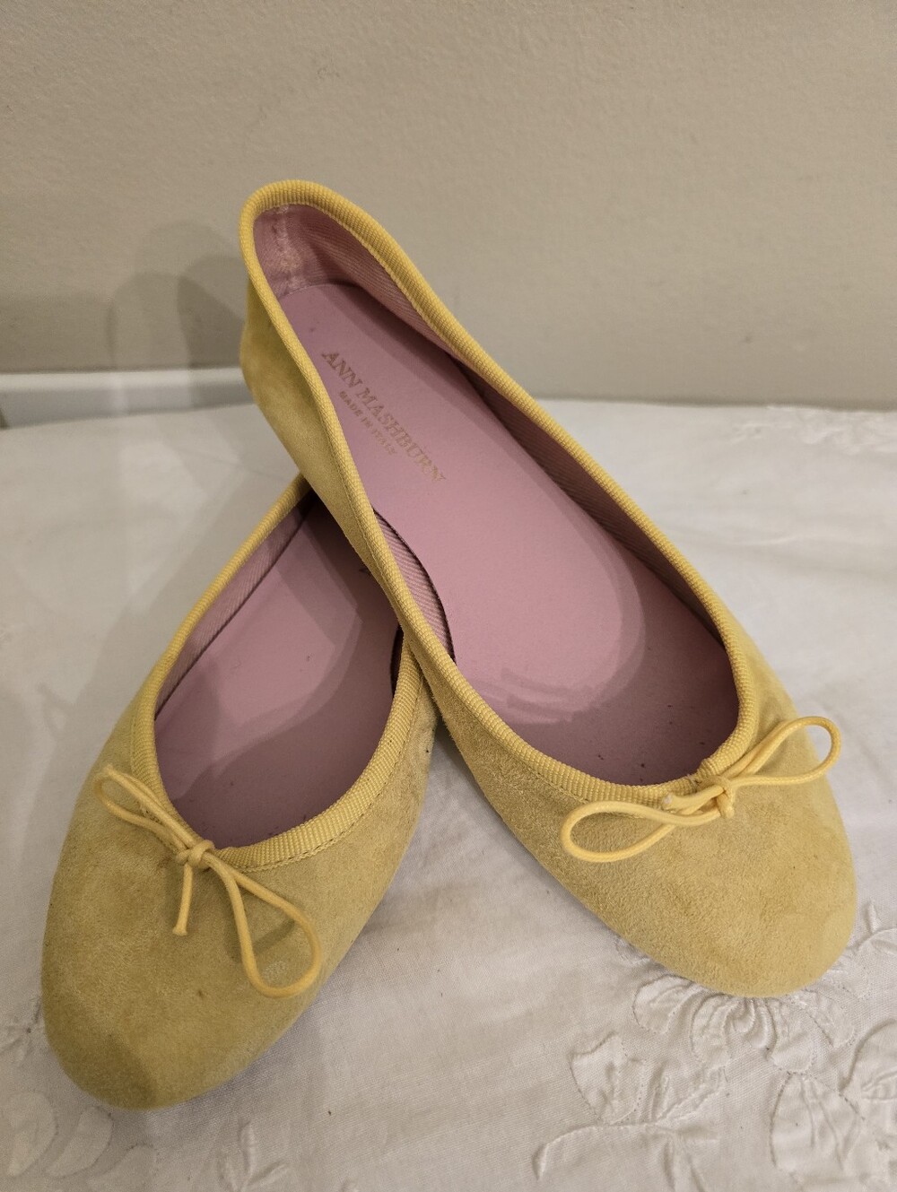 Ann Mashburn Round-Toe Suede Ballet Flat In Yellow Size 35